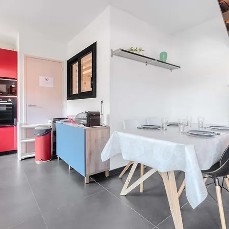בית נופש Modern Townhouse With Parking