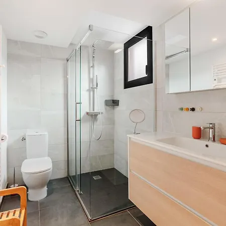 Modern Townhouse With Parking * טולוז